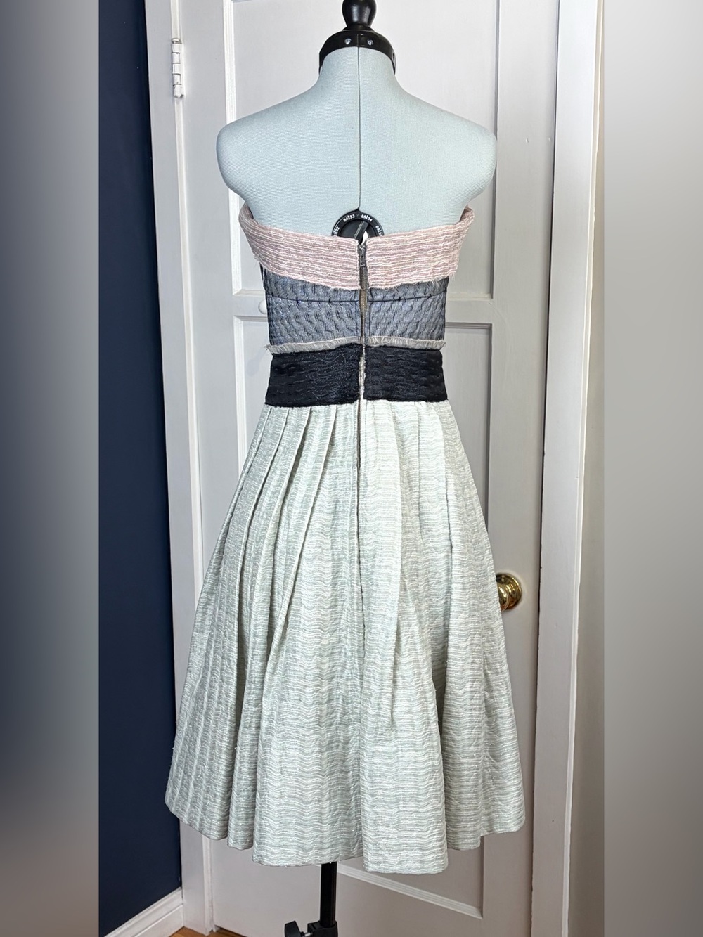 Miu Miu VTG Fall 07 Look #40 Strapless Silk-Blend Cocktail Dress, 38, EUC - Picture 8 of 16